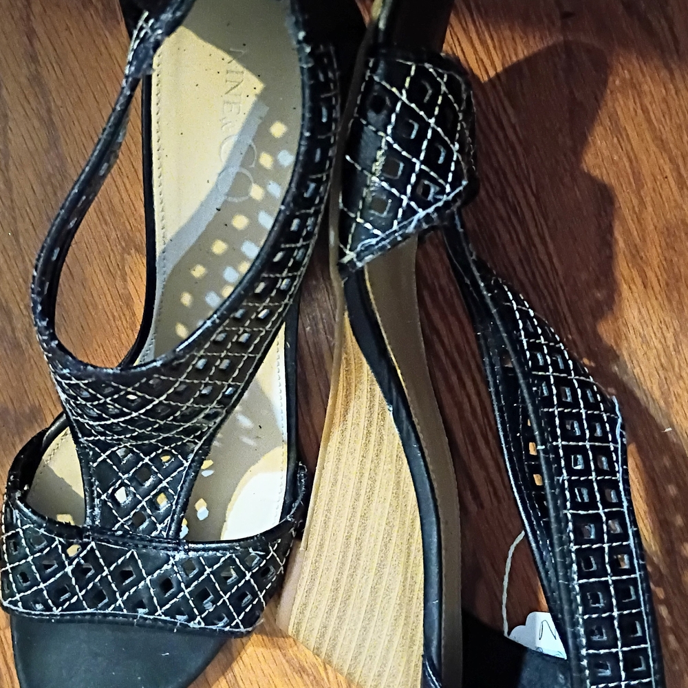 Nine & Co. Black Patterned Heels #008